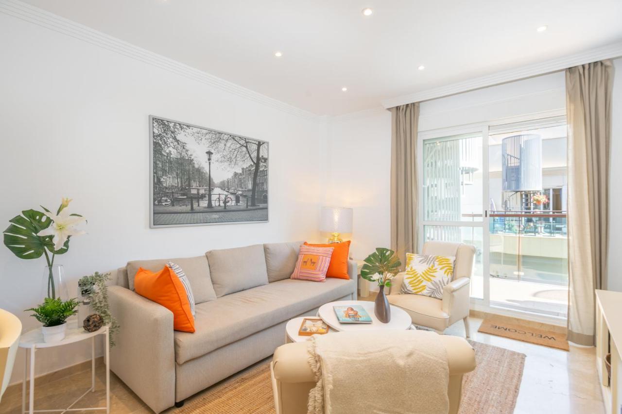 Atico 2 Terrazas Junto Al Mar By Rent Me Apartman Estepona Kültér fotó