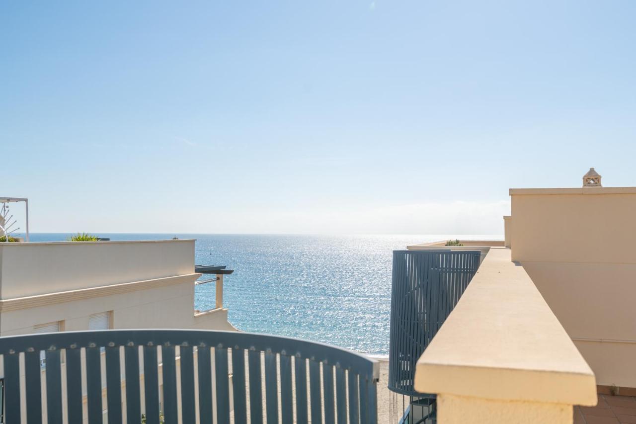 Atico 2 Terrazas Junto Al Mar By Rent Me Apartman Estepona Kültér fotó