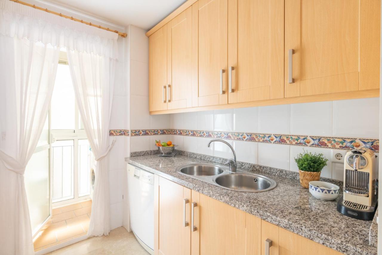 Atico 2 Terrazas Junto Al Mar By Rent Me Apartman Estepona Kültér fotó