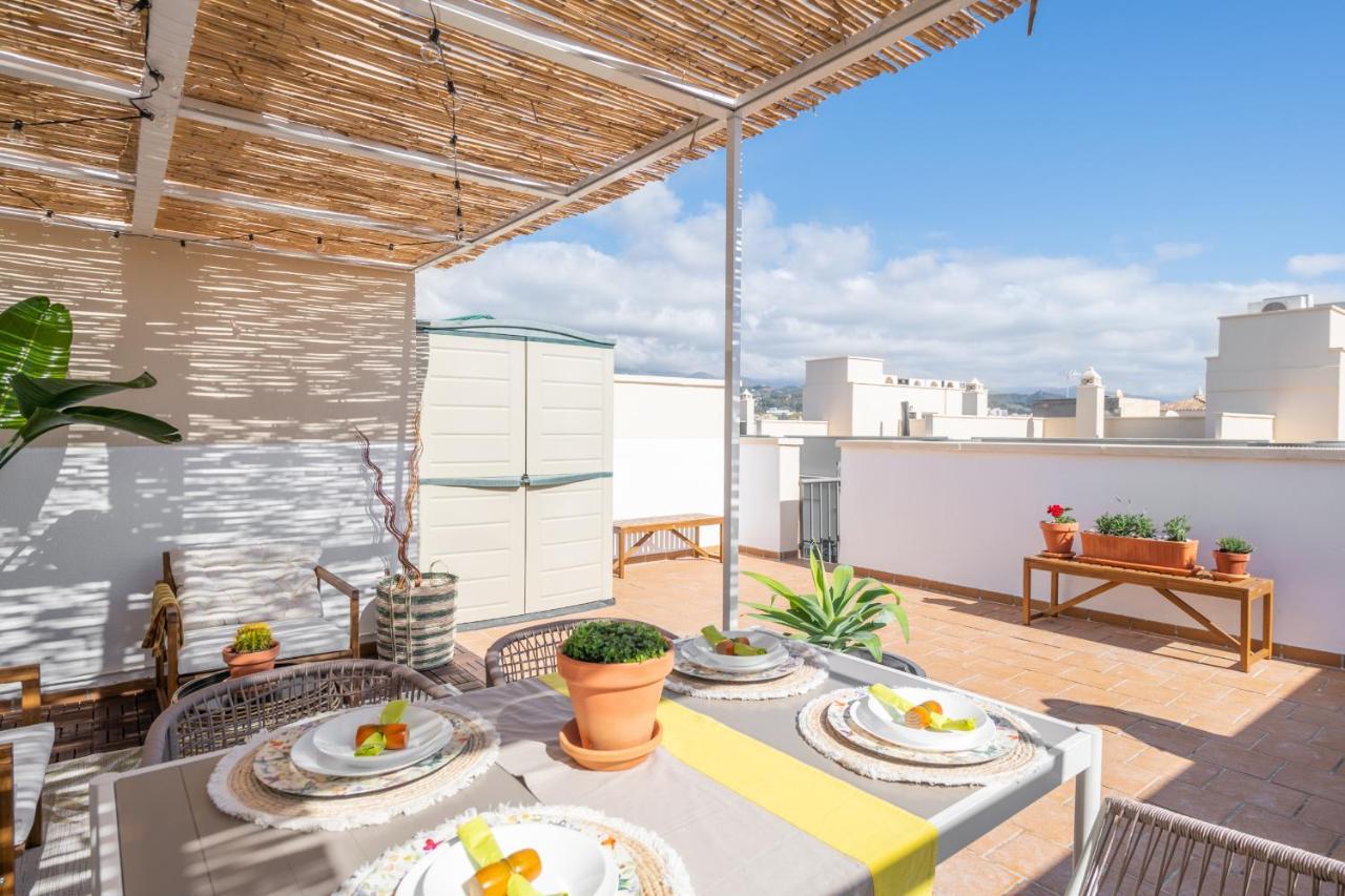 Atico 2 Terrazas Junto Al Mar By Rent Me Apartman Estepona Kültér fotó